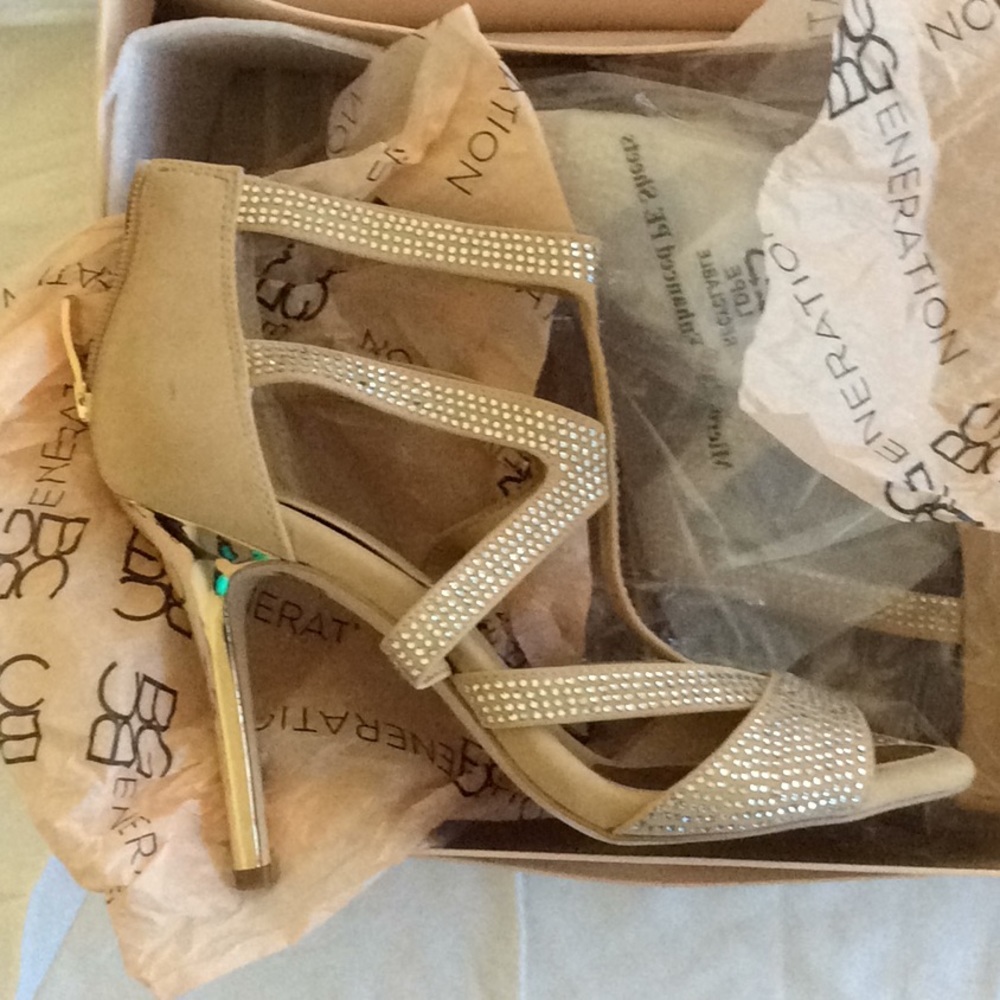 🌟NEW BCBG Romeo Rhinestone Nude Sandal Pump 8.5🌟 - Picture 5 of 5